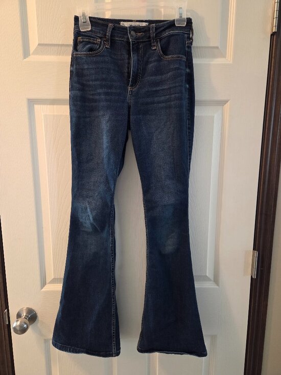 Hollister Denim - Hollister Jeans, Curvy High-Rise Flare - Size 00